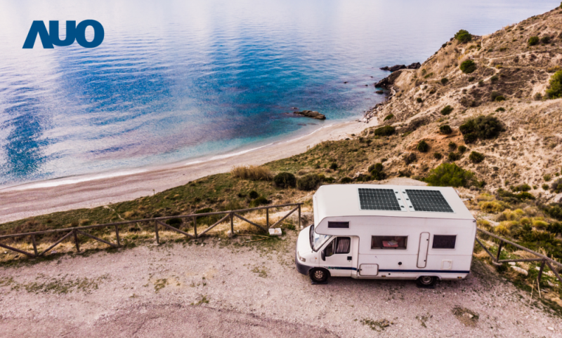 「可撓輕量化太陽光電板SunCurva」使用輕量特殊耐候型複合板取代傳統太陽能板的玻璃前板，不僅降低70%重量，每米平方僅3Kg；具有抗衝擊性能及通過電磁相容性測試，可應用於交通運輸工具，如露營車、遊艇等